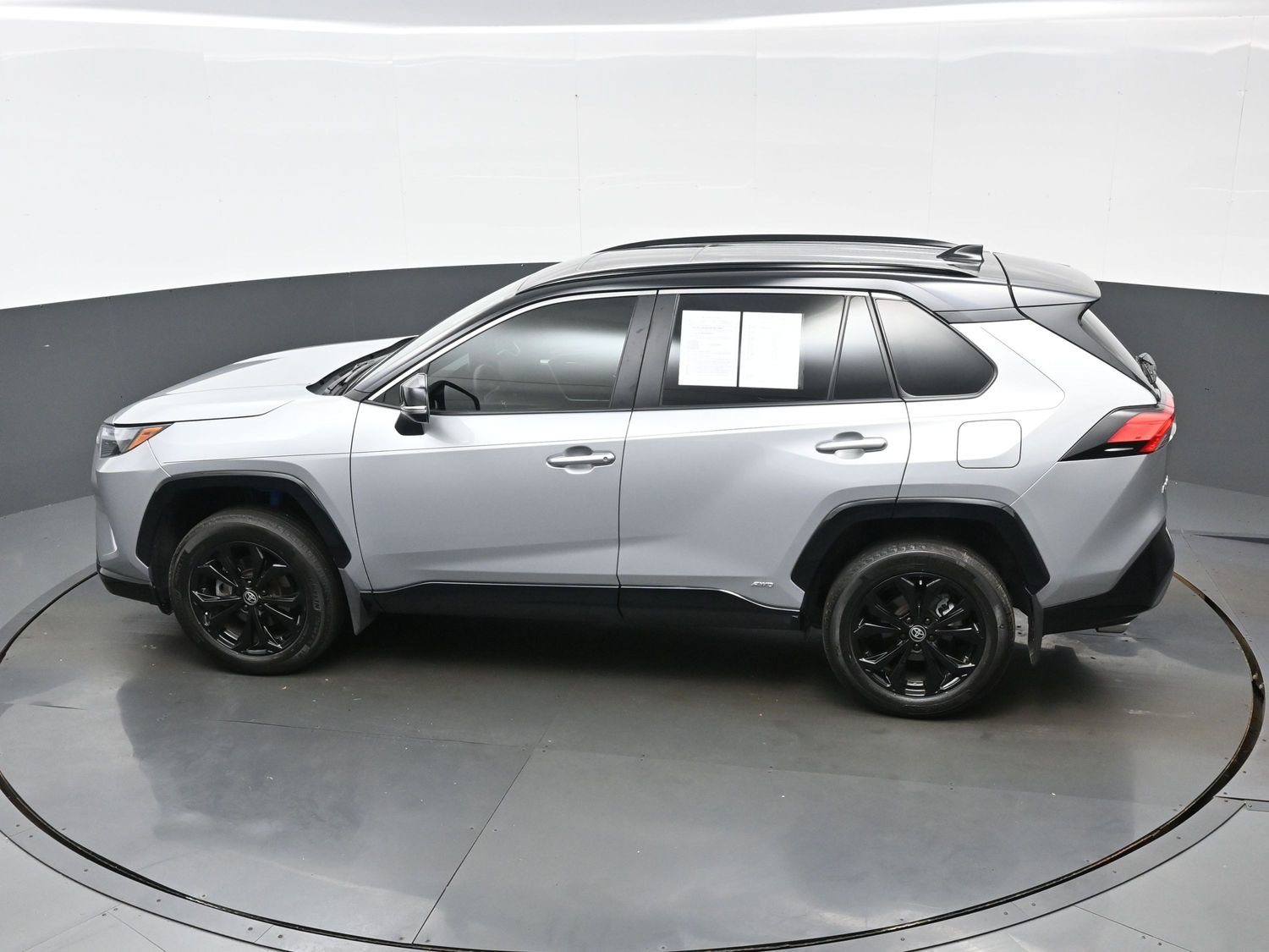 Used 2024 Toyota RAV4 XSE w/ Weather Package AWD/4WD image 39