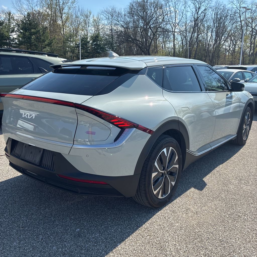 Certified 2024 Kia EV6 Light AWD/4WD image 7