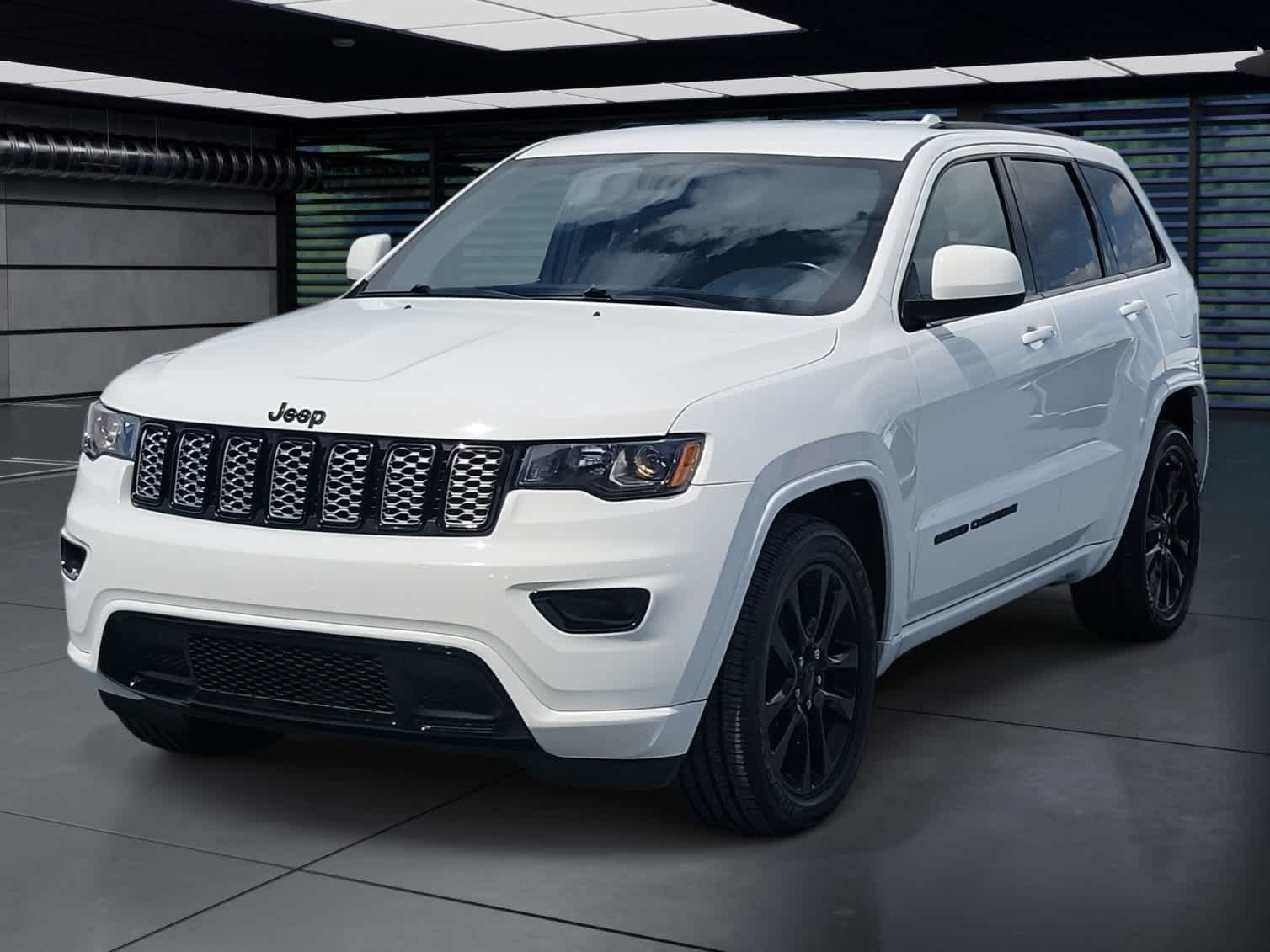 Used 2020 Jeep Grand Cherokee Altitude