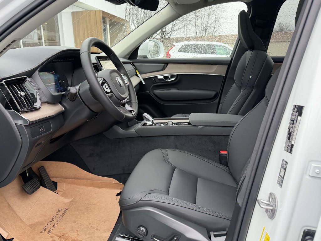 New 2026 Volvo XC90 B6 Plus w/ Protection Package Premier AWD/4WD image 15