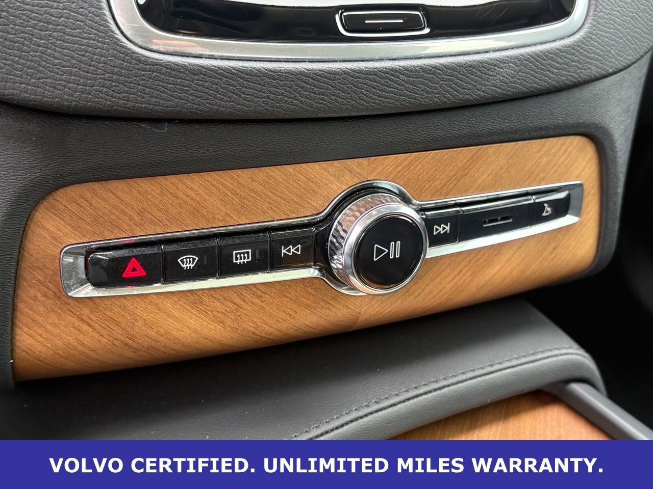 Certified 2024 Volvo XC90 B6 Plus w/ Protection Package Premier image 22