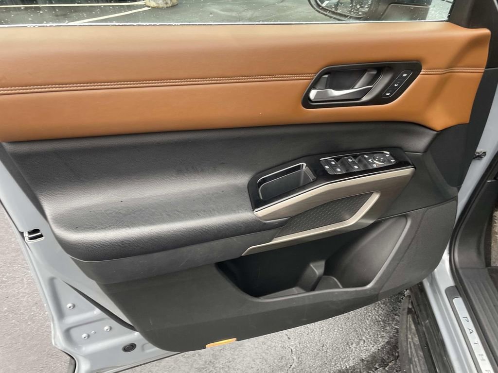 Certified 2022 Nissan Pathfinder Platinum w/ Cargo Package image 20