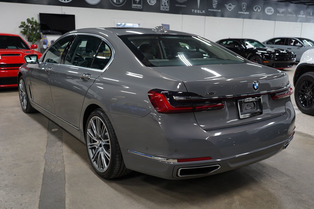 Used 2022 BMW 750Li xDrive AWD/4WD image 3
