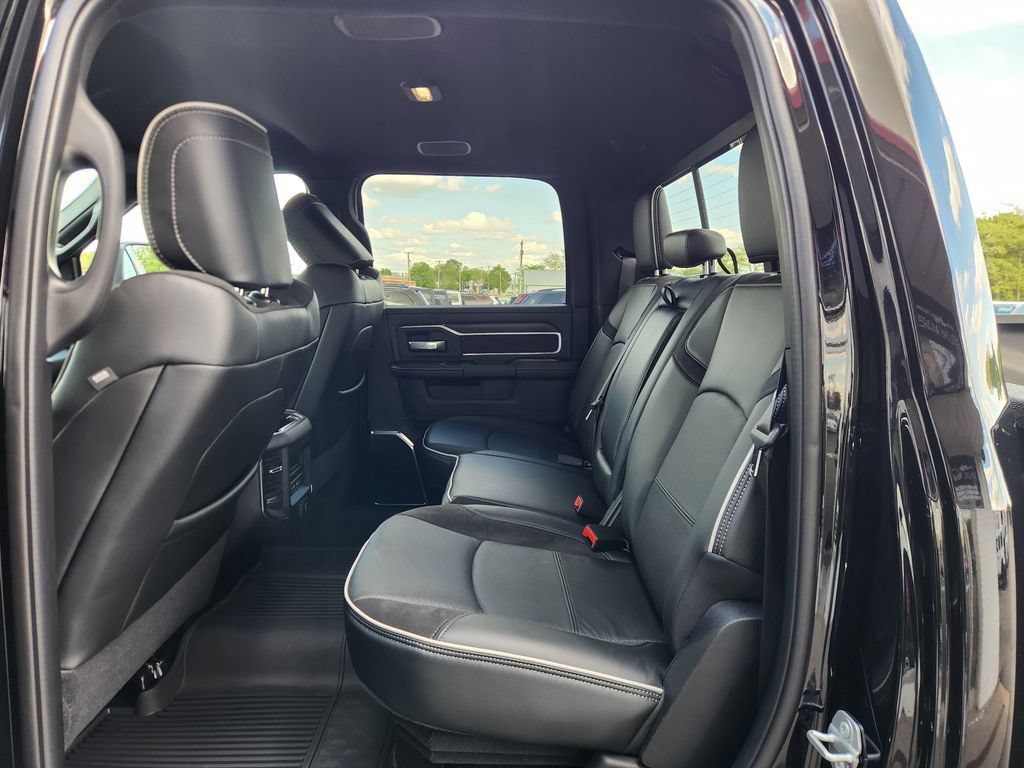 New 2026 RAM 2500 Laramie AWD/4WD image 16