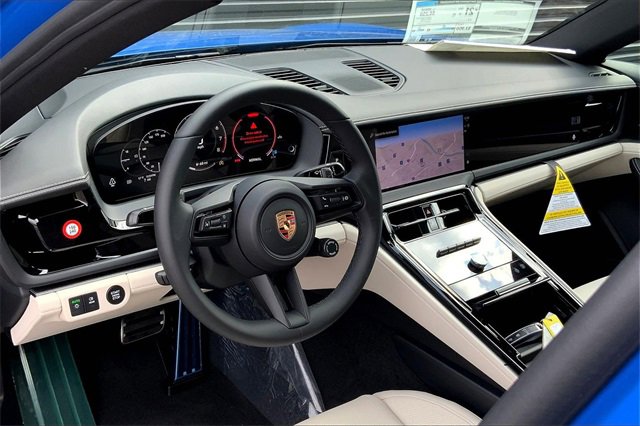 New 2026 Porsche Panamera 4 image 4