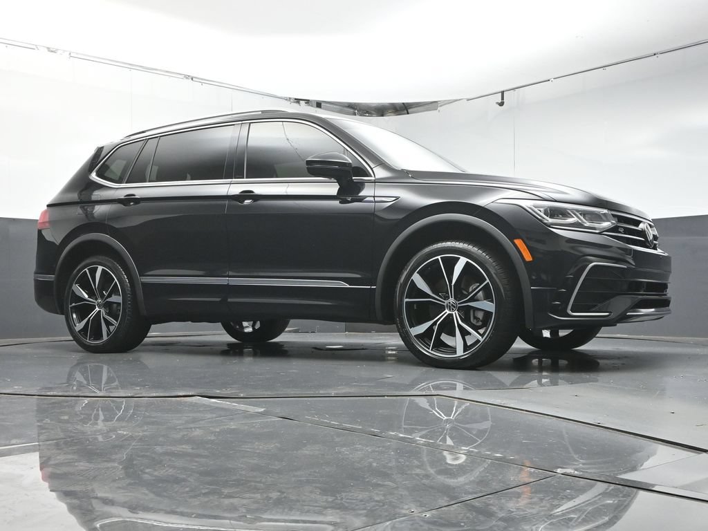 Used 2024 Volkswagen Tiguan SEL R-Line AWD/4WD image 27
