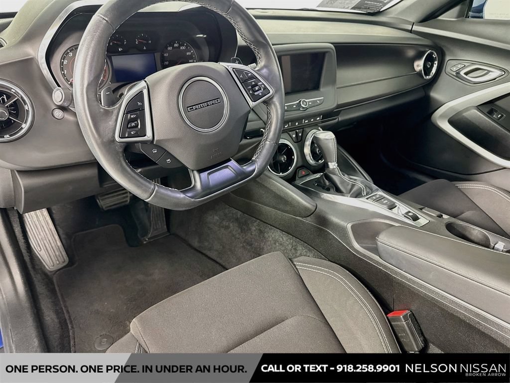 Used 2019 Chevrolet Camaro LT RWD image 9