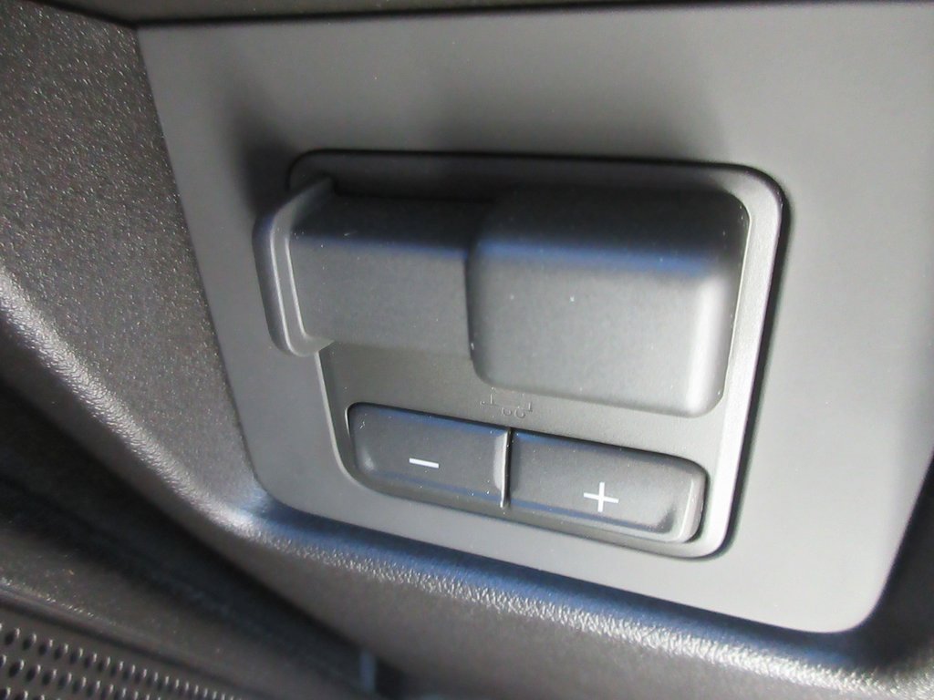 New 2026 GMC Canyon Elevation w/ Convenience Package image 19