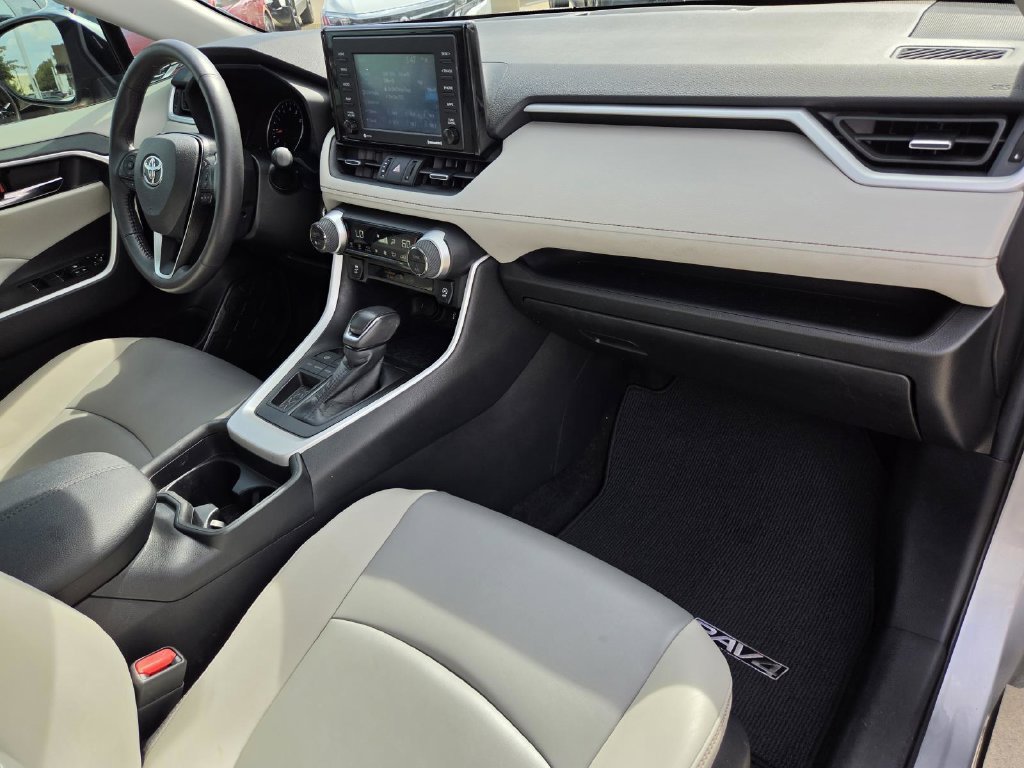 Used 2021 Toyota RAV4 XLE Premium FWD image 8