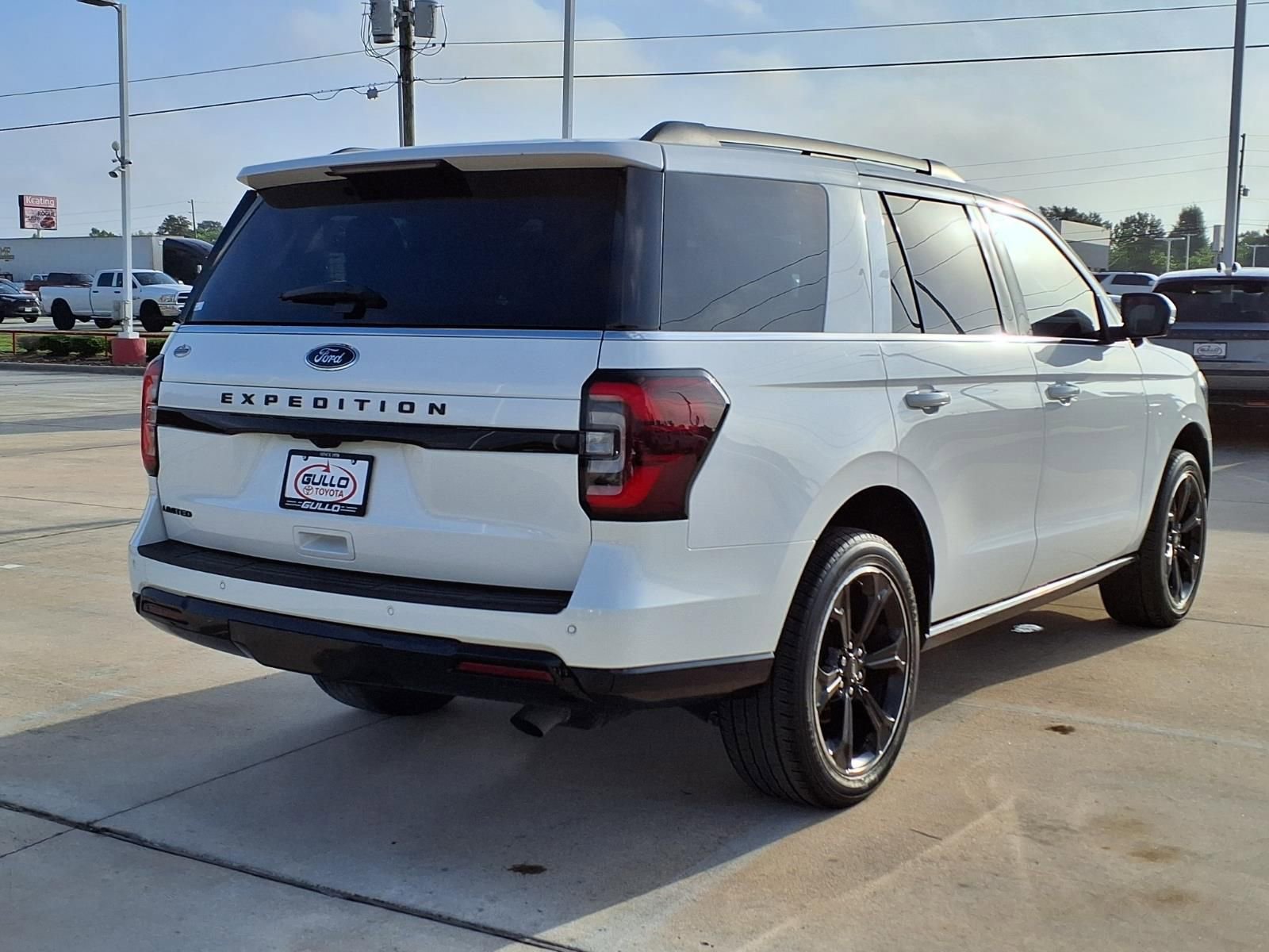 Used 2023 Ford Expedition Limited image 6