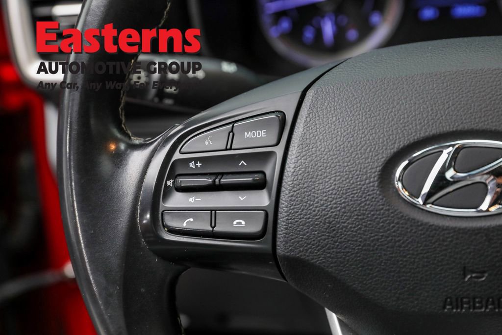 Used 2022 Hyundai Venue SEL image 25