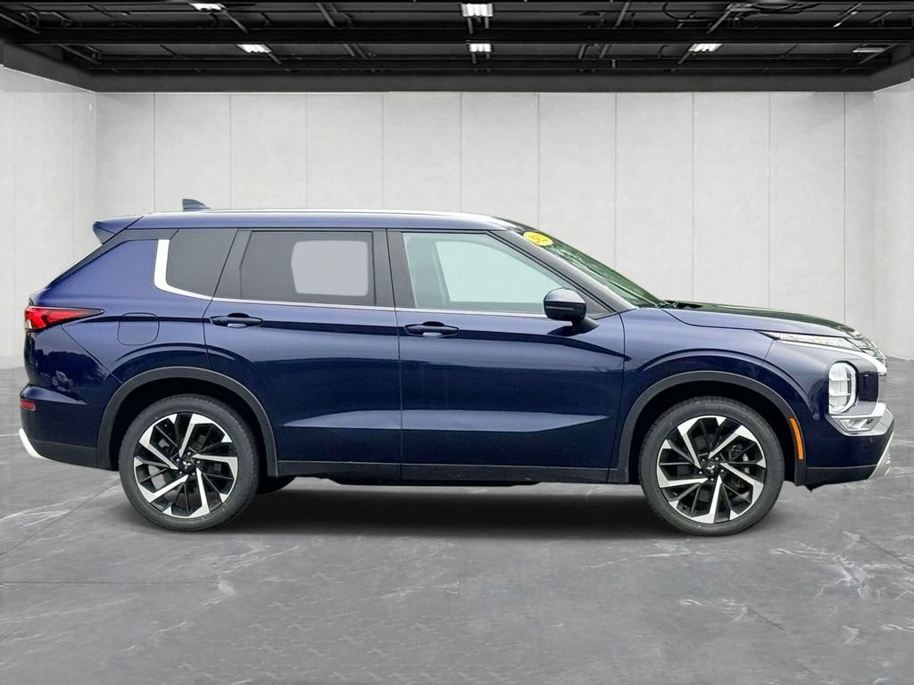 Used 2022 Mitsubishi Outlander SEL Black Edition AWD/4WD image 4
