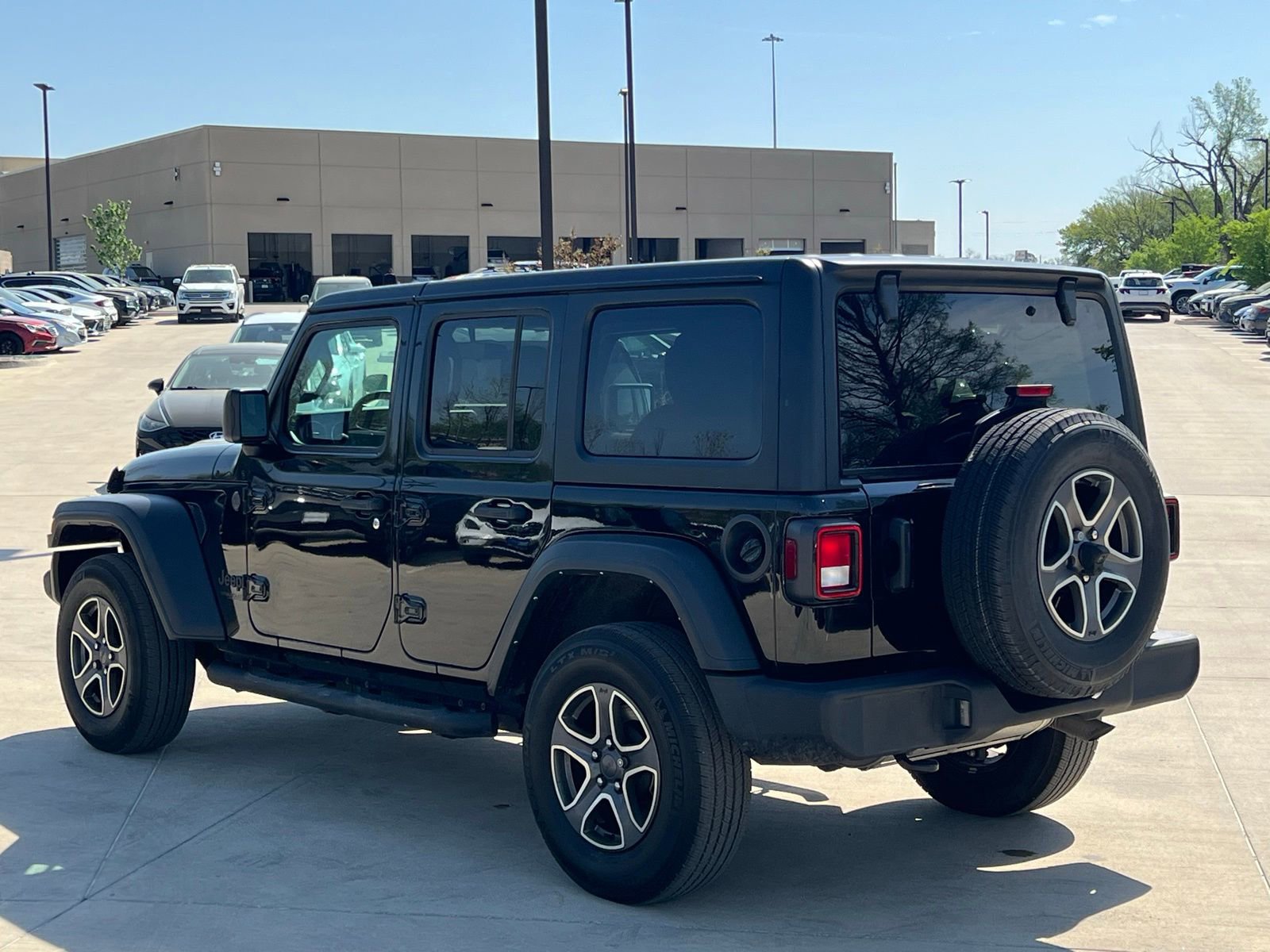 Used 2022 Jeep Wrangler Unlimited Sport image 10