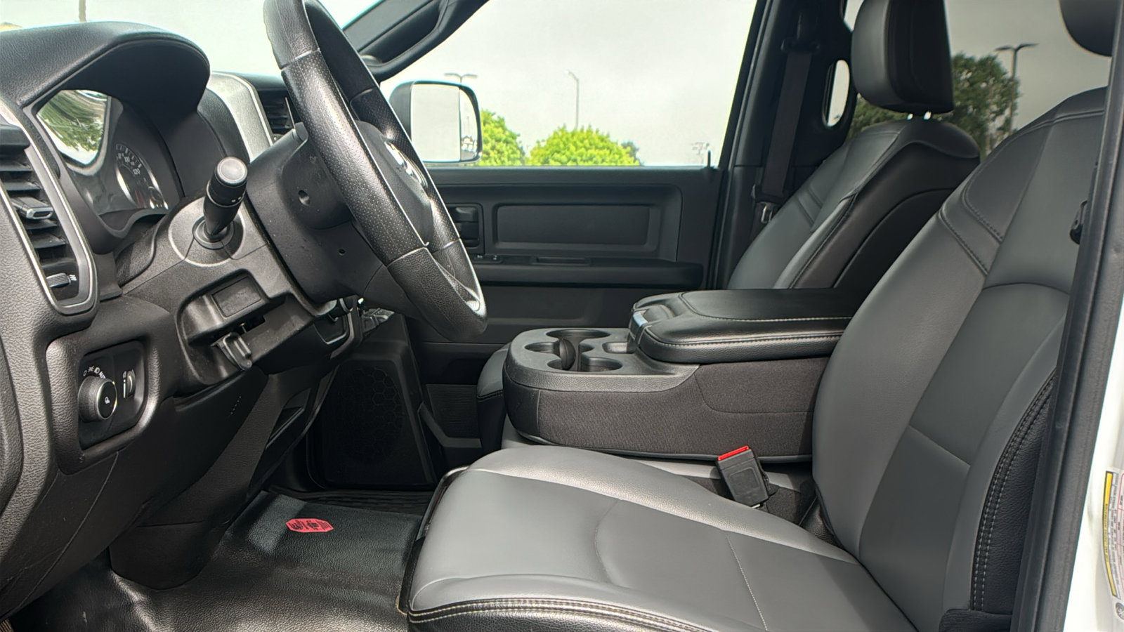 Used 2022 RAM 2500 Tradesman w/ Chrome Appearance Group image 25