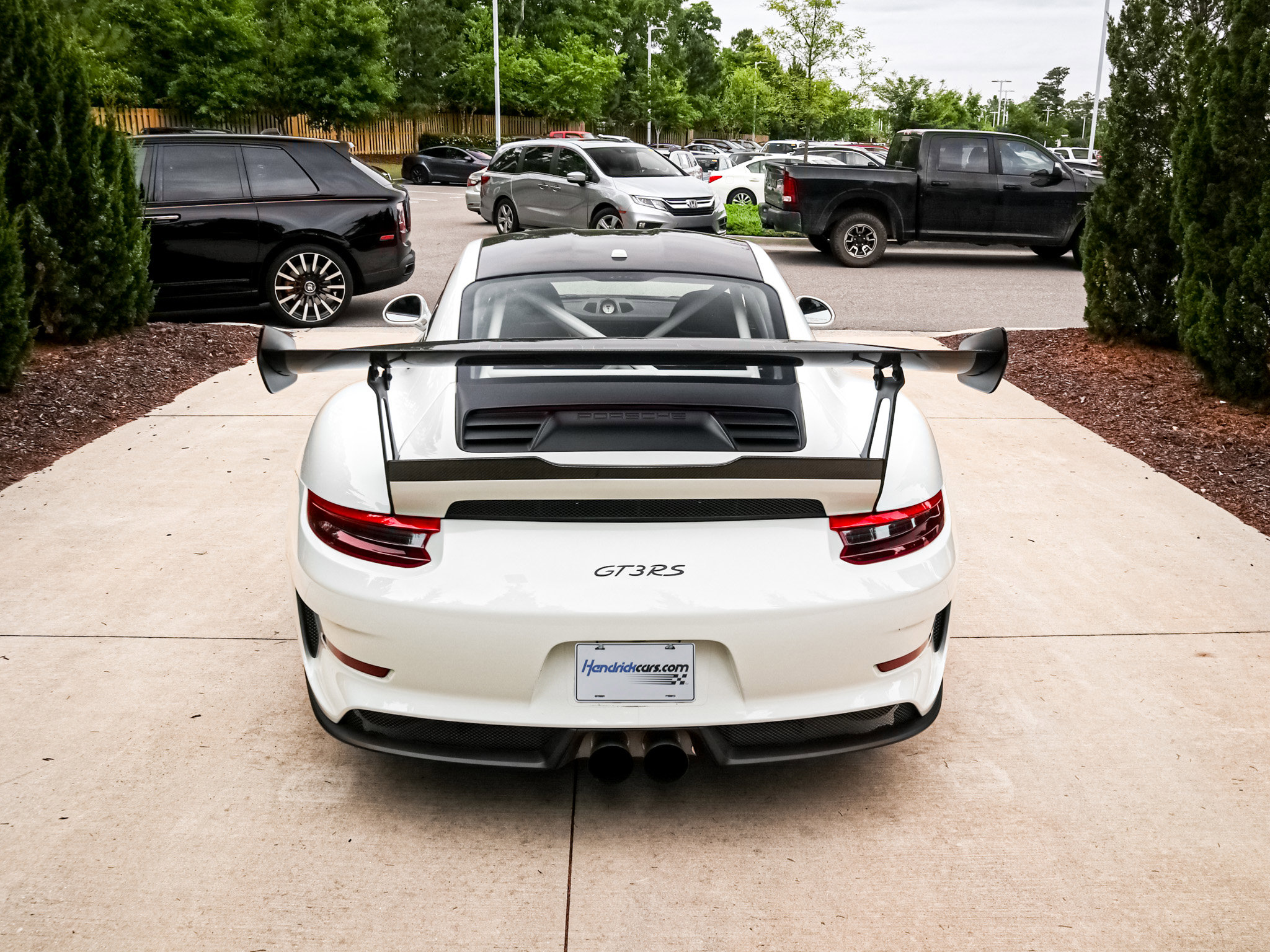 Used 2019 Porsche 911 GT3 RS w/ Weissach Package RWD image 9