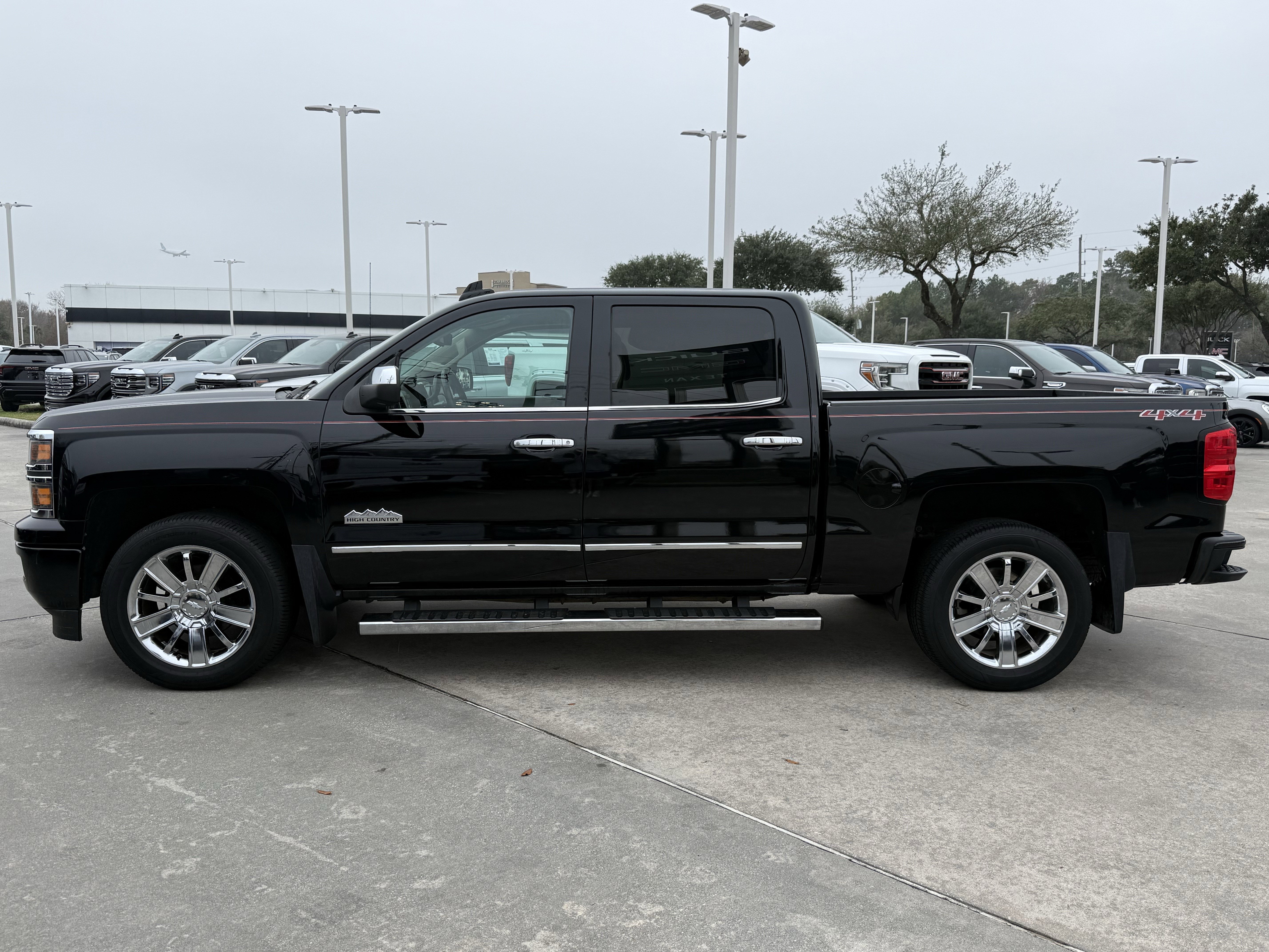 Used 2015 Chevrolet Silverado 1500 High Country w/ High Country Premium Package image 8