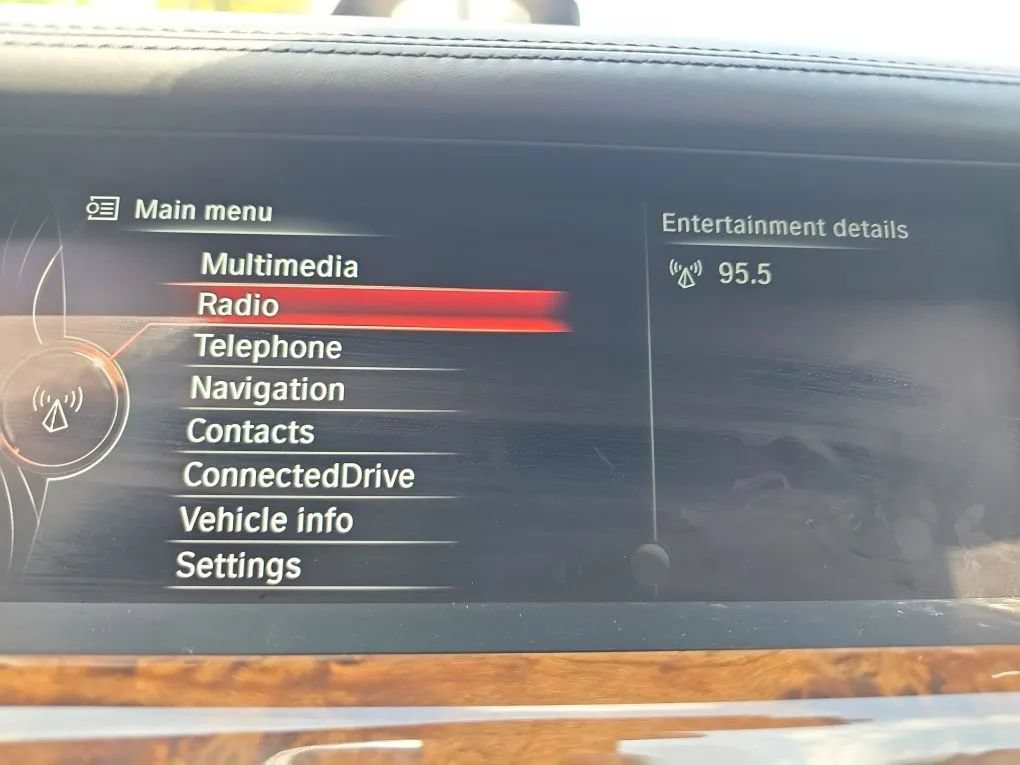 Used 2015 BMW 750Li RWD image 27