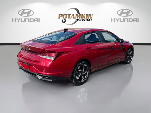 Certified 2023 Hyundai Elantra SEL w/ Convenience Package image 5