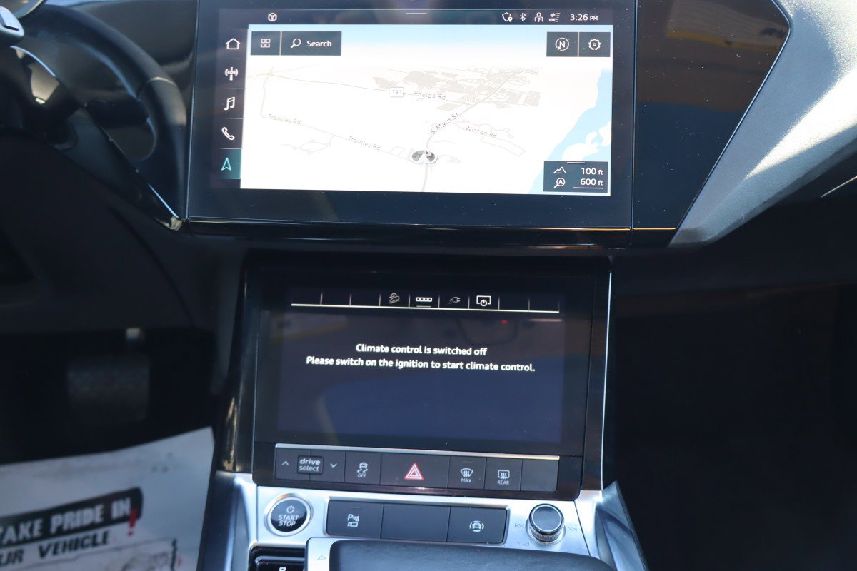 Used 2021 Audi e-tron Premium w/ Convenience Plus Package image 11