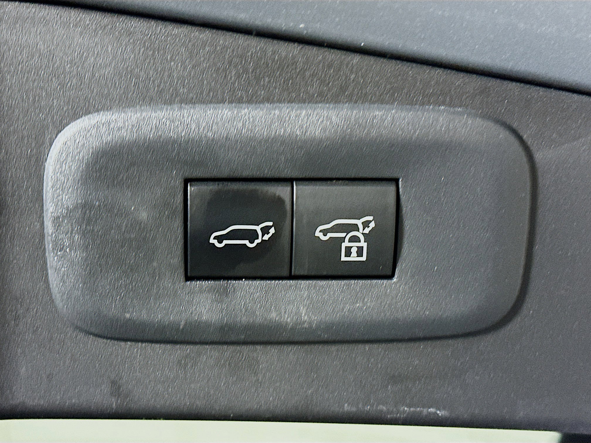 Used 2023 Lexus RZ 450e Premium w/ Technology Package image 30