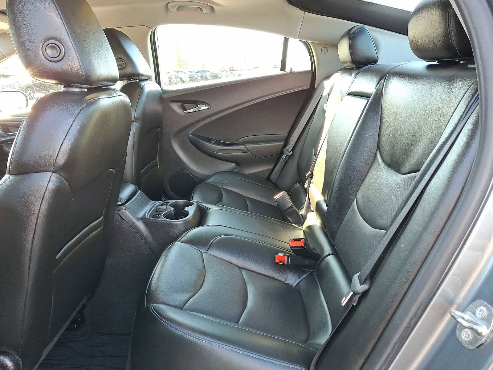 Used 2018 Chevrolet Volt Premier w/ Driver Confidence Package FWD image 10