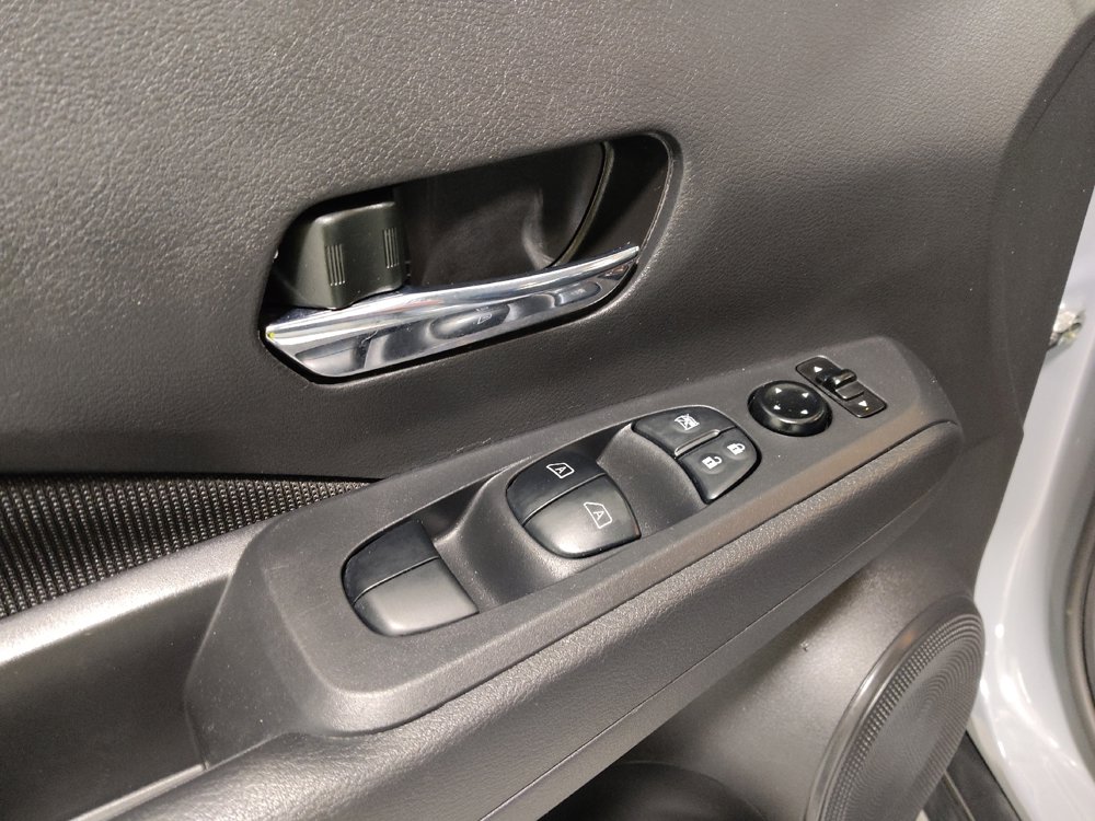 Used 2023 Nissan Kicks SV image 27