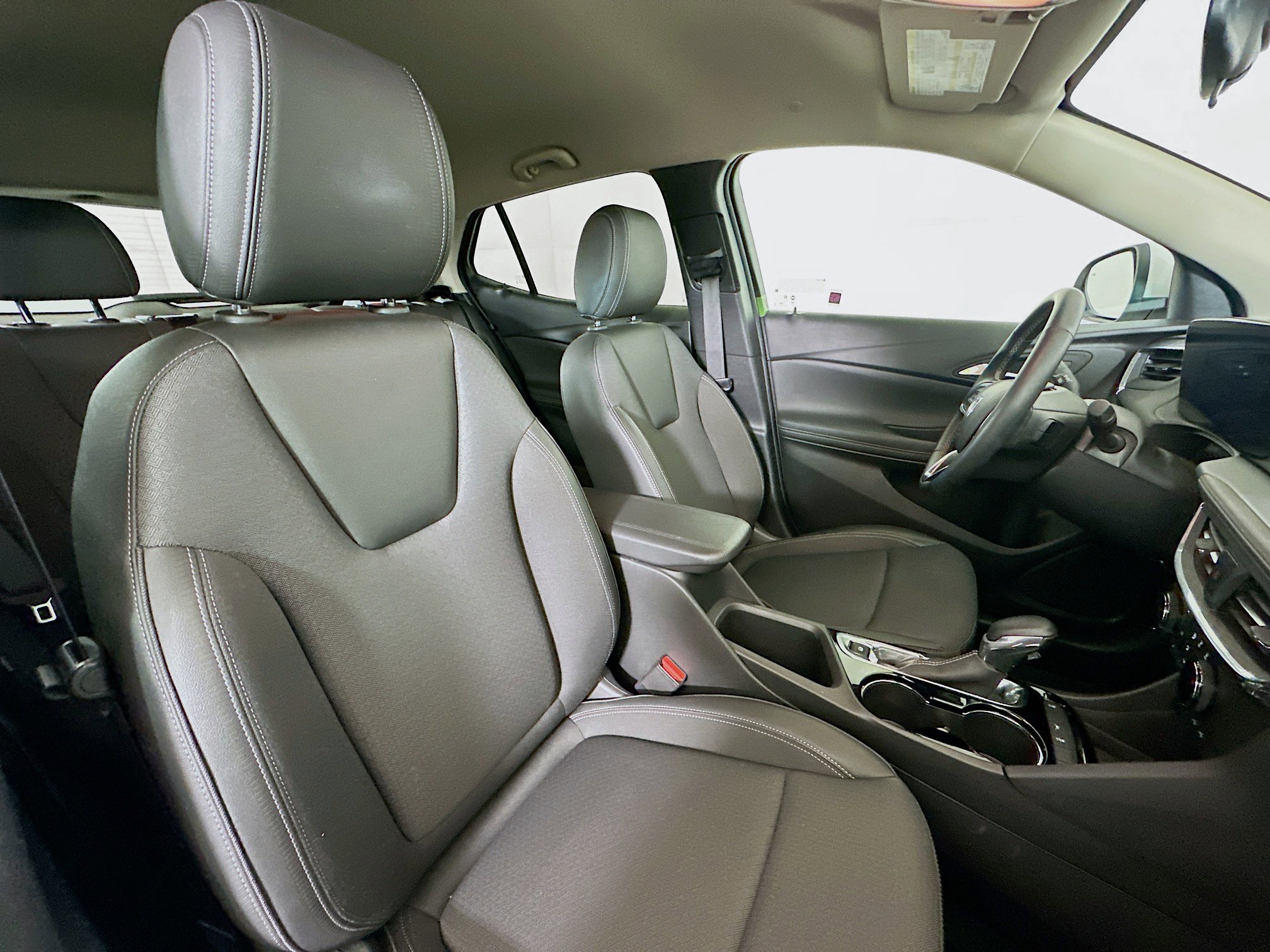 Used 2025 Buick Encore GX Preferred image 29