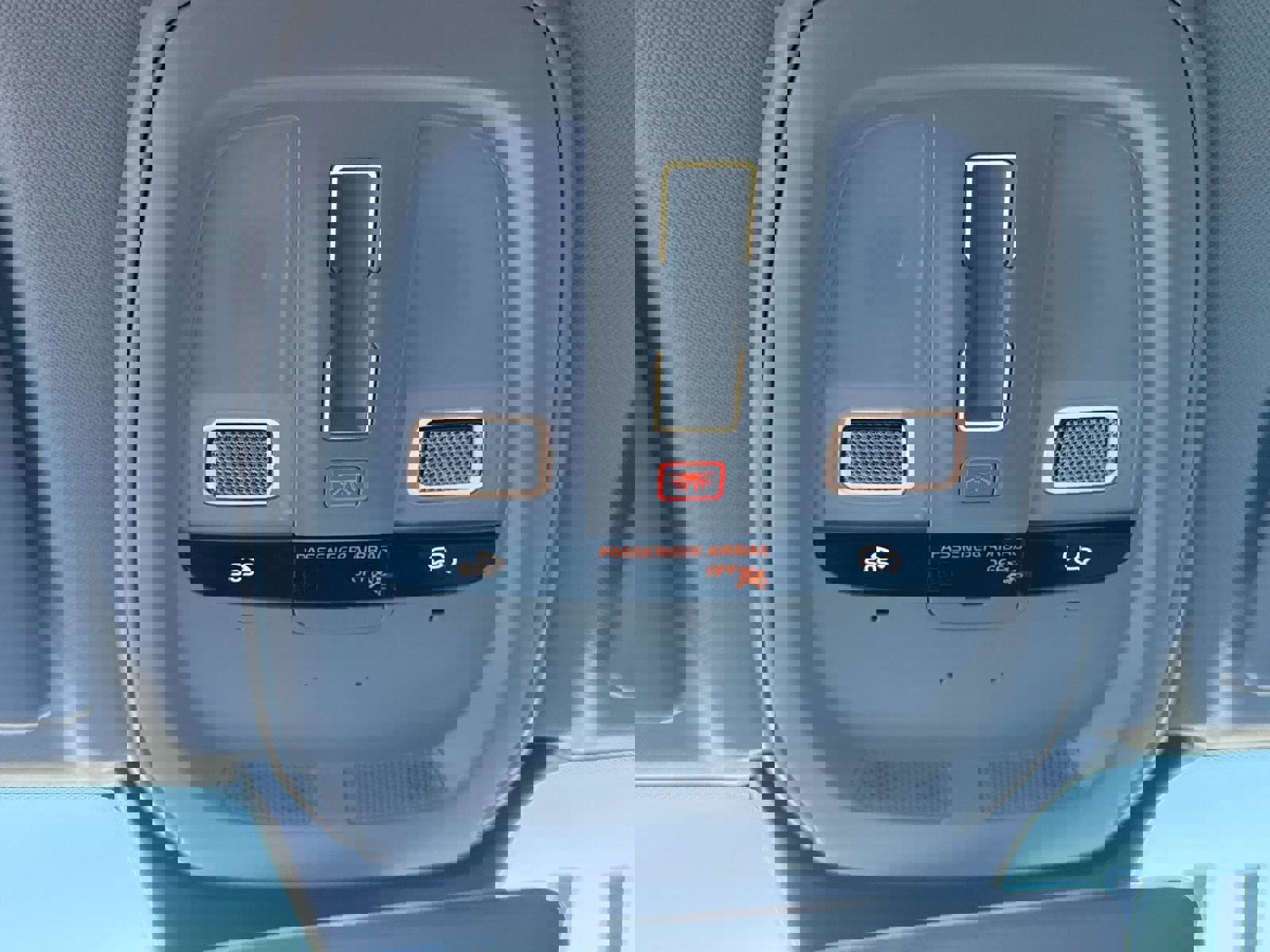 Used 2025 Volvo XC60 B5 Plus image 25