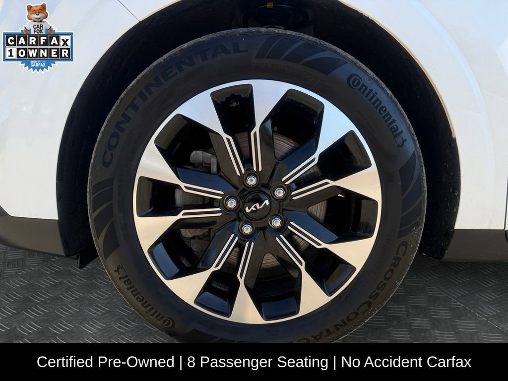 Used 2024 Kia Carnival EX image 20
