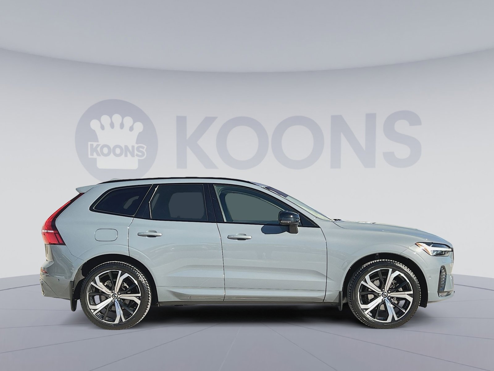 Certified 2023 Volvo XC60 B6 Ultimate w/ Climate Package image 8