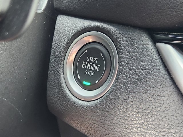 Used 2025 Cadillac XT4 Premium Luxury FWD image 20