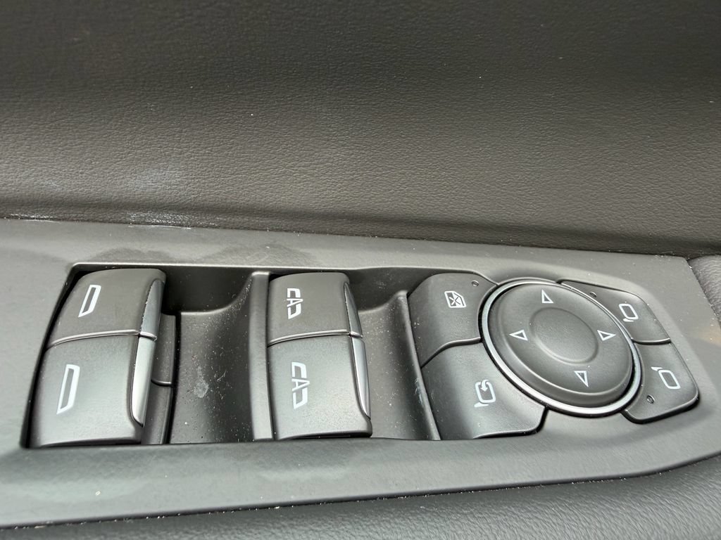 Used 2025 Chevrolet Suburban Premier AWD/4WD image 26