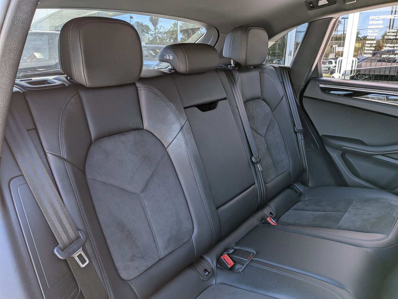 Used 2021 Porsche Macan S image 25