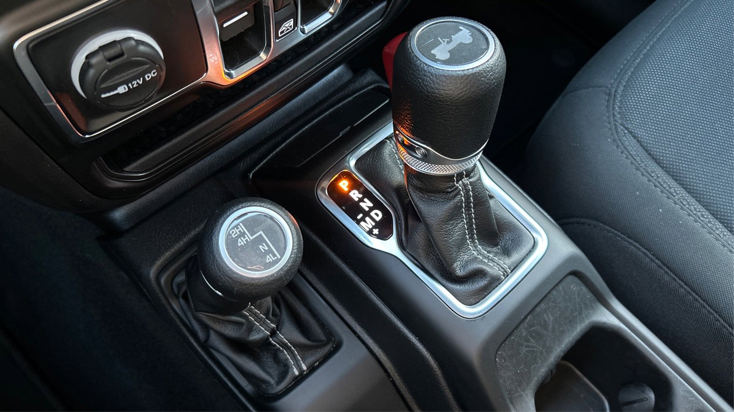 Used 2022 Jeep Wrangler Unlimited Sahara image 27