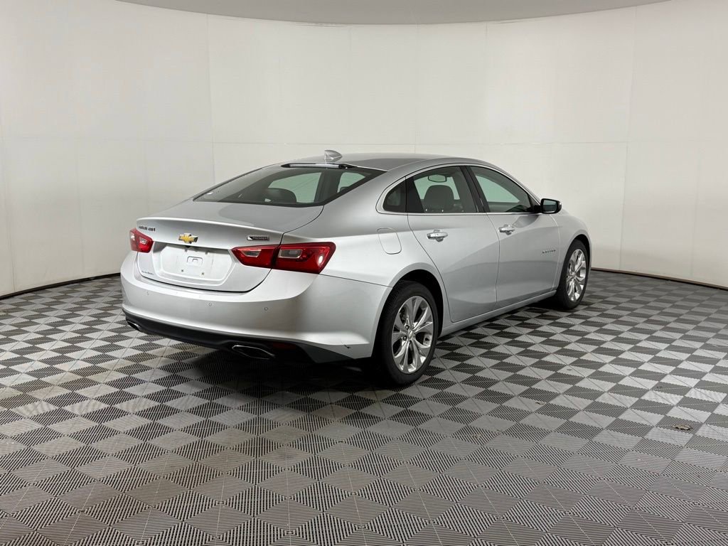 Used 2018 Chevrolet Malibu Premier w/ Driver Confidence Package image 10