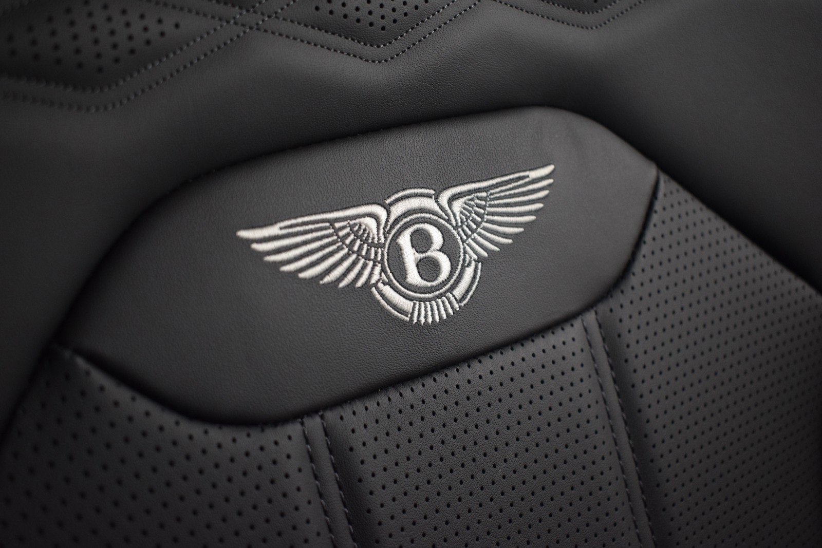 New 2024 Bentley Bentayga Extended Wheelbase image 44