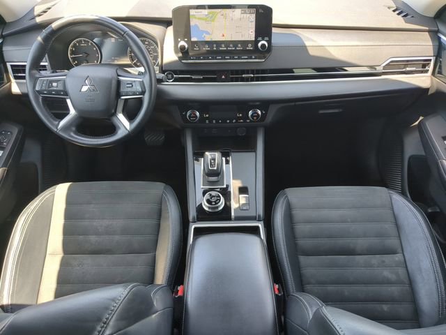 Used 2022 Mitsubishi Outlander SE AWD/4WD image 16