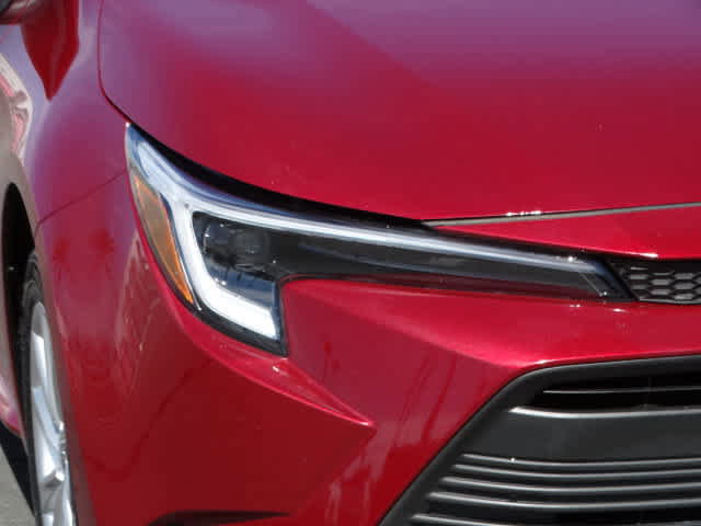 Used 2025 Toyota Corolla LE w/ LE Premium Package FWD image 6