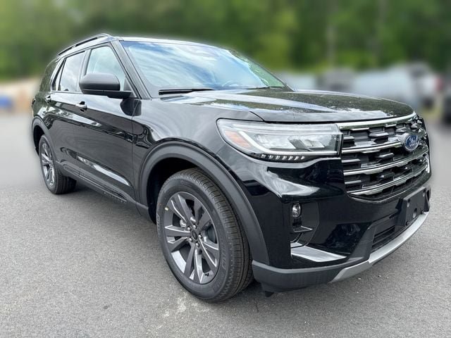 Used 2026 Ford Explorer Active w/ Active Comfort Package AWD/4WD image 2