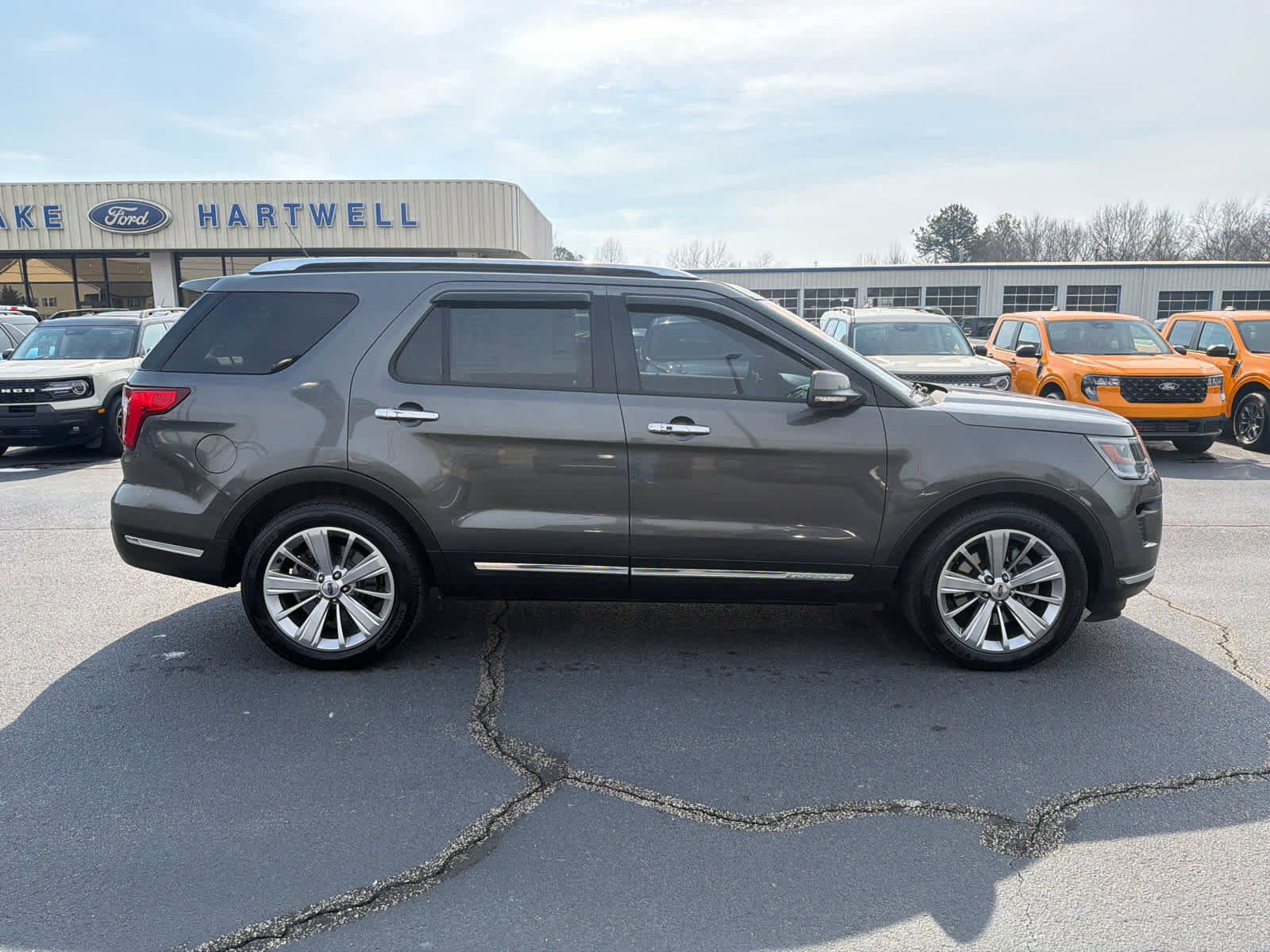 Used 2018 Ford Explorer Limited image 22