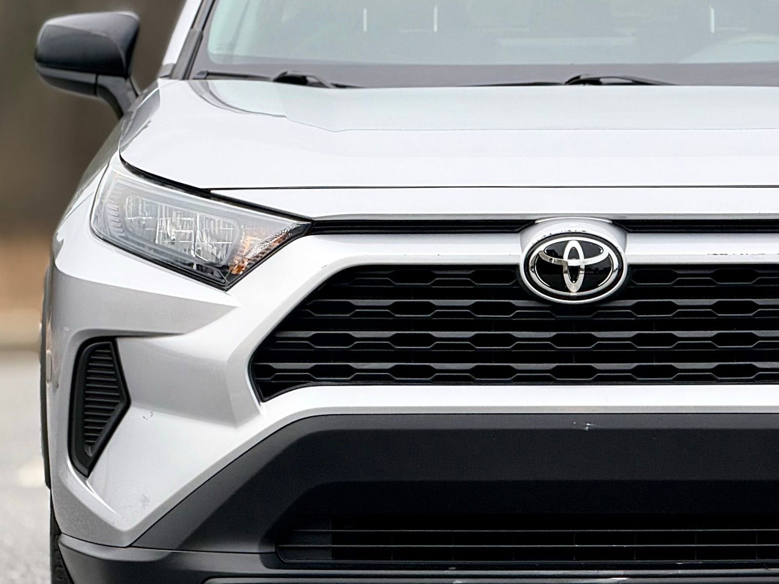 Used 2021 Toyota RAV4 LE image 13