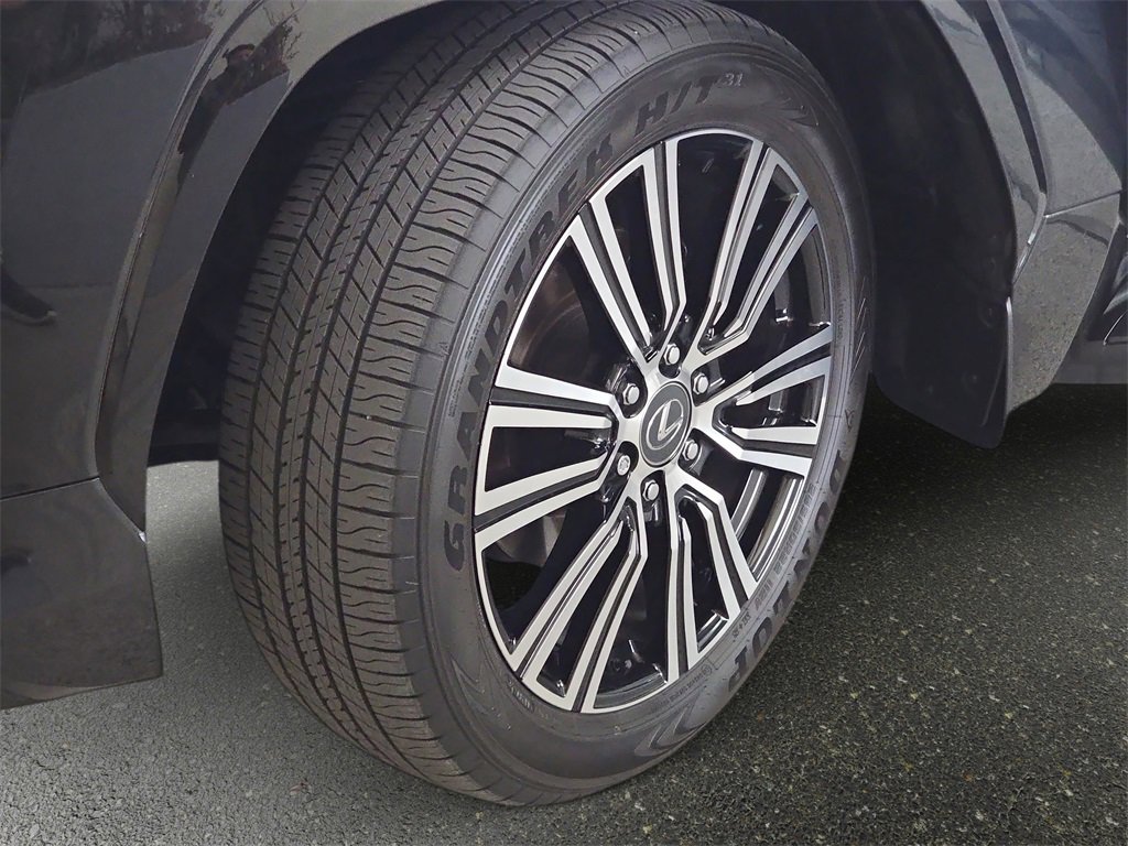 Certified 2025 Lexus LX 600 4WD w/ Luxury Package image 36