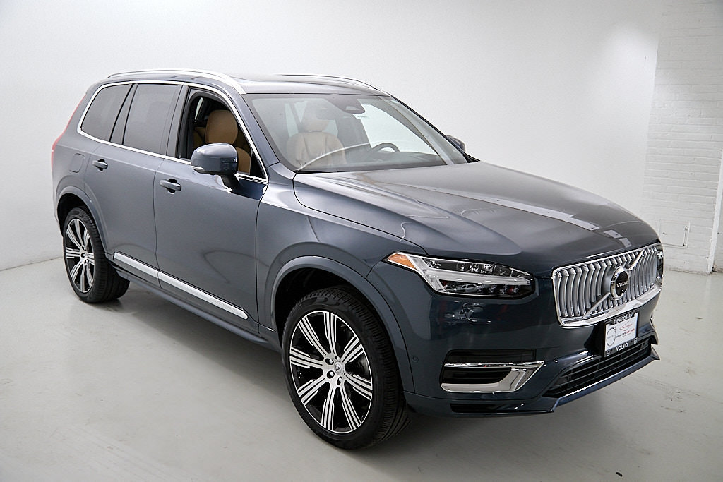 Certified 2024 Volvo XC90 T8 Ultimate AWD/4WD image 4