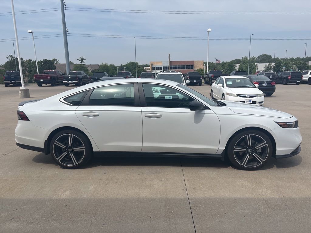 Used 2023 Honda Accord Sport image 4