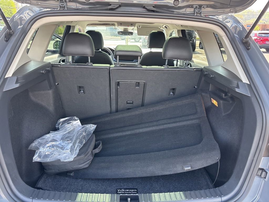 Used 2023 Volkswagen Taos SE w/ Panoramic Sunroof Package FWD image 26