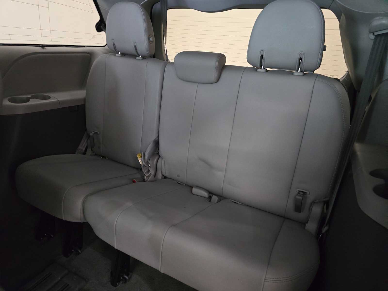 Used 2017 Toyota Sienna XLE FWD image 25