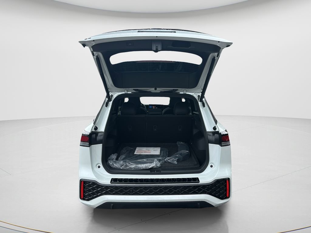 New 2026 Volkswagen Tiguan SE R-Line image 10