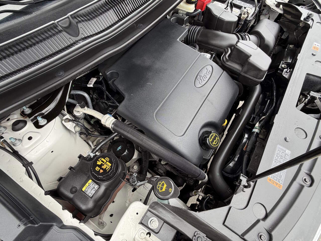 Used 2017 Ford Explorer XLT w/ Equipment Group 201A FWD image 18