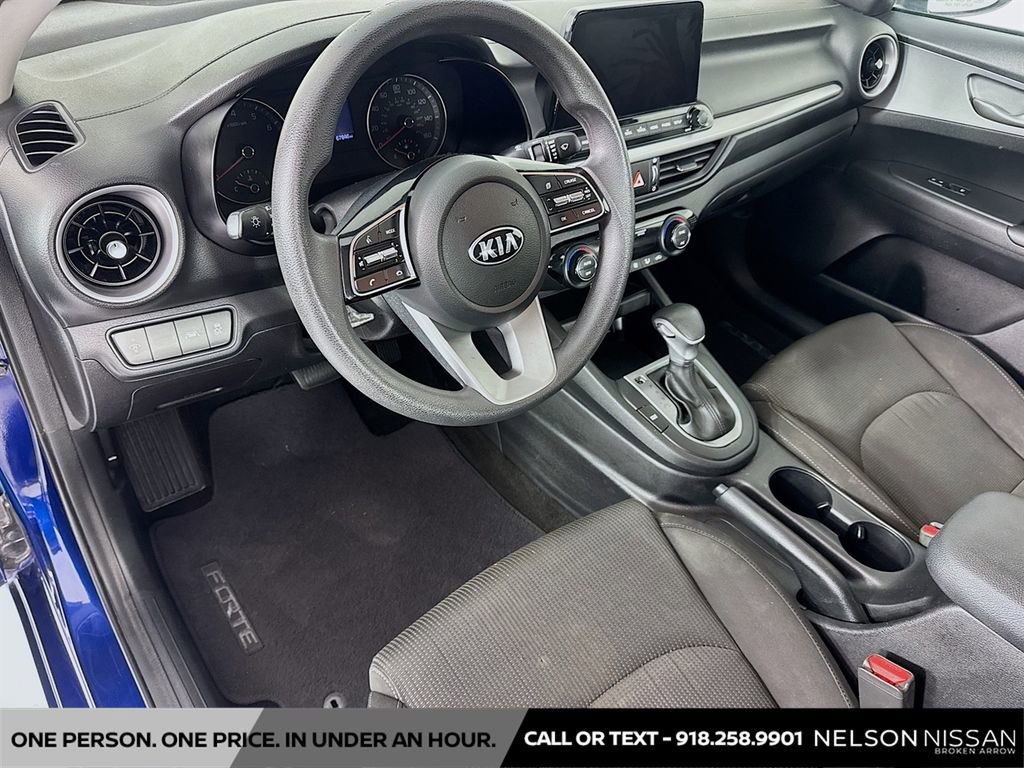 Used 2019 Kia Forte LXS FWD image 9