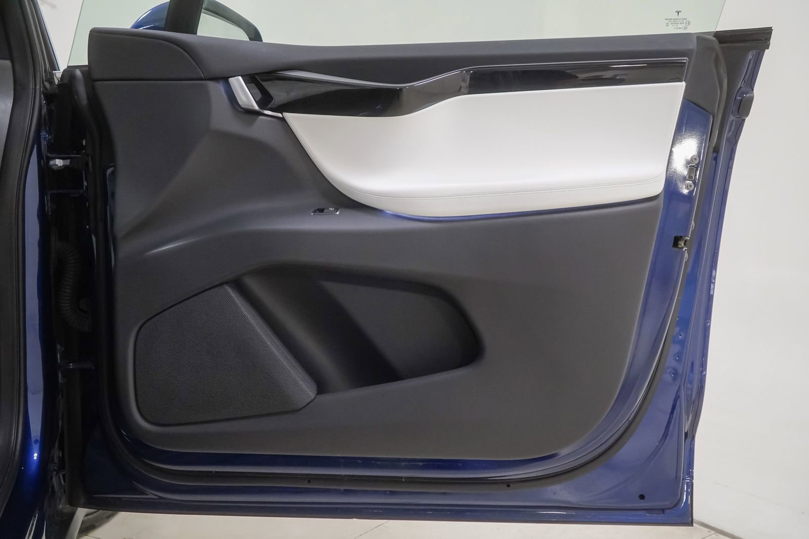 Used 2021 Tesla Model X Long Range image 40